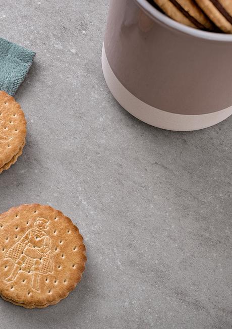 CRISPY OR MOIST: STORE BISCUITS CORRECTLY