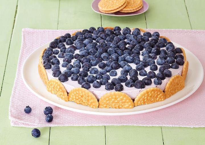 Prinzen Rolle-Torte mit Heidelbeeren