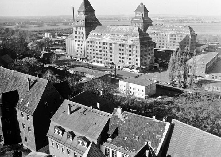 Foundation of Wurzener Kunstmühlen and Bisquitfabriken AG